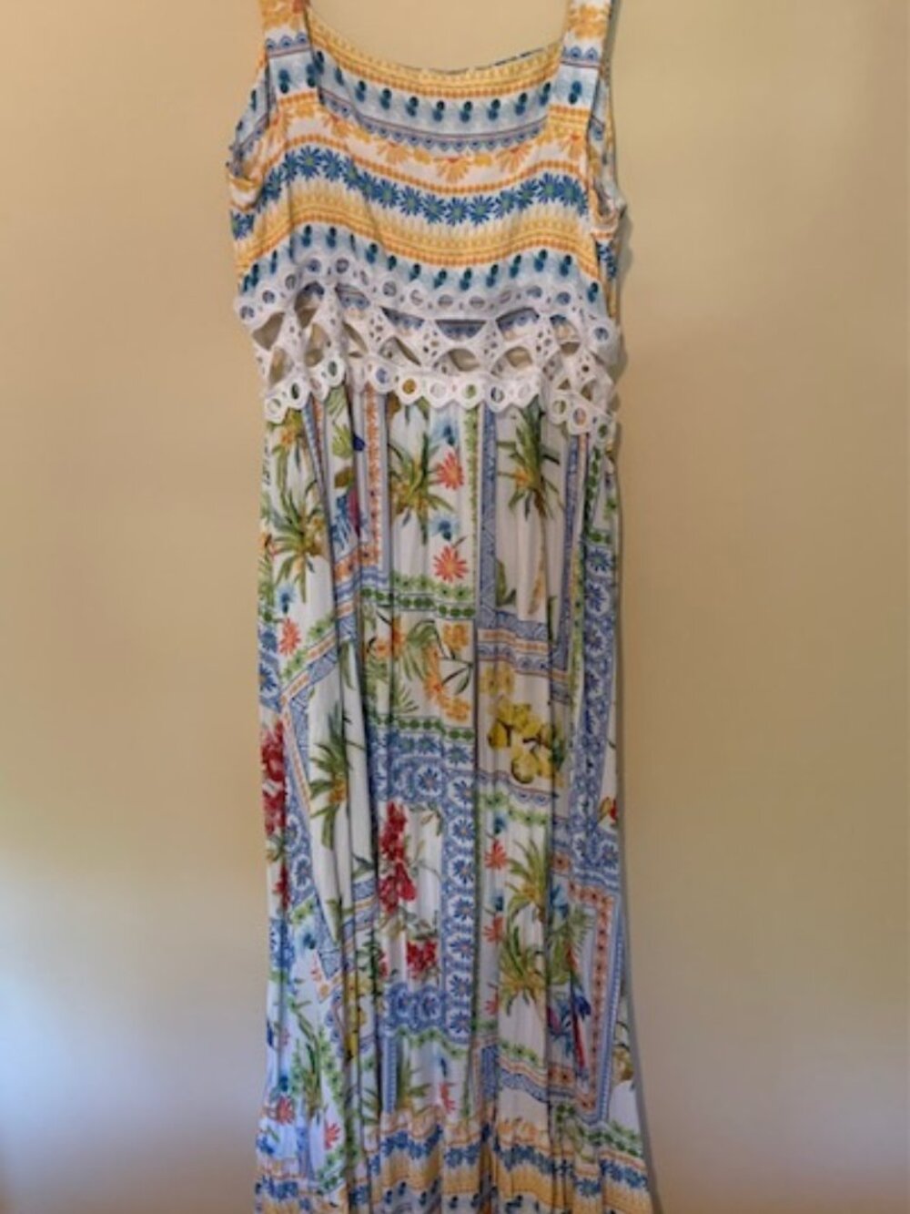 Cupshe tropical sundress with embroidered middle. Size M maxi, New